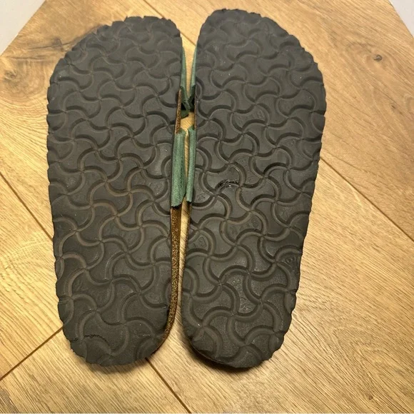Birkenstock Siena Green Suede Sandals - Picture 7 of 7